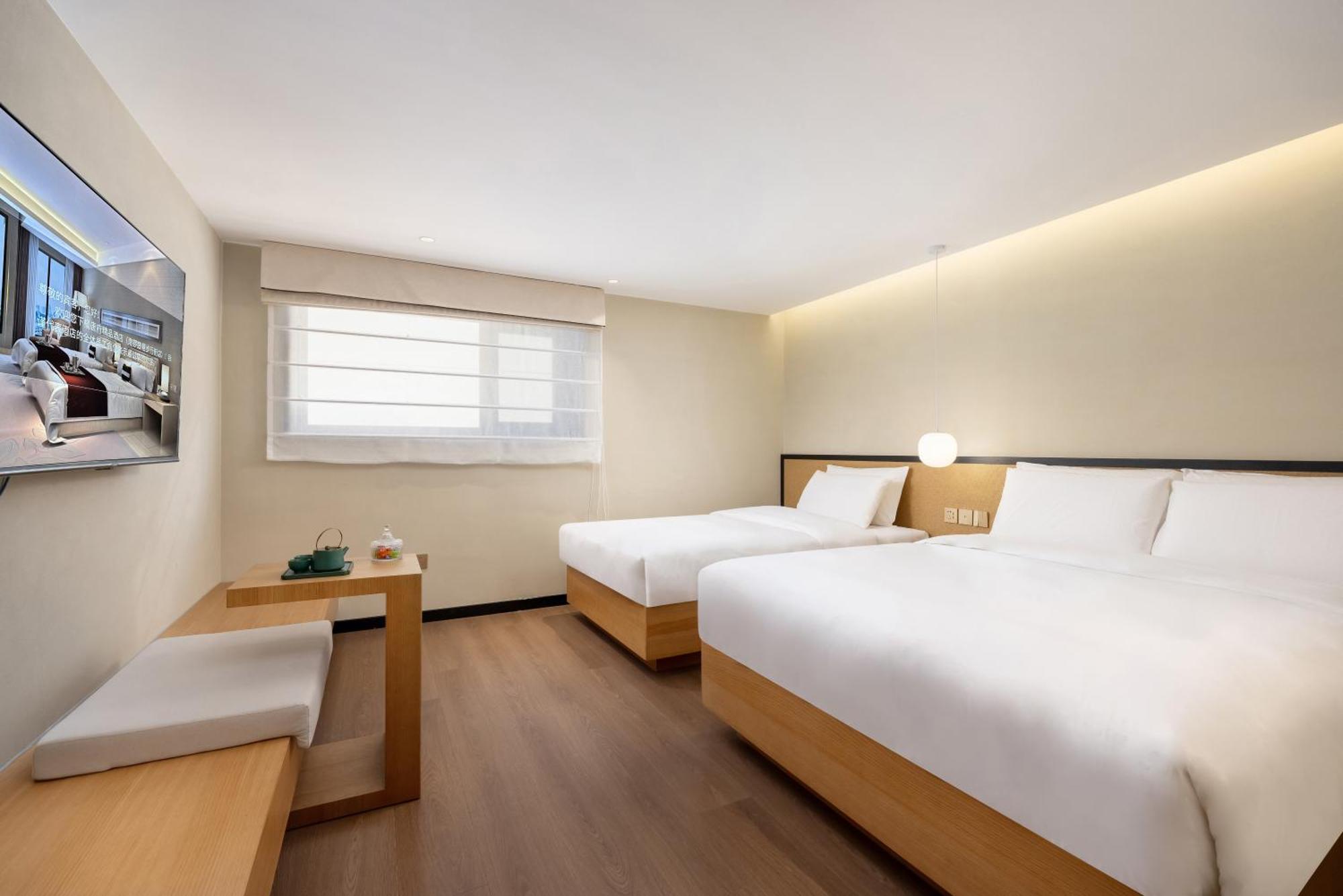 Beijing Tangfu Nanluoguxiang Wang Fu Jing Forbidden City Snack Street Hotel,1 Stop Walking To Airport Express,3 Stop To Tiananmen&Free Laundry Dry Service &Professional Free Tour Ticket Service With English Speaking Staff Екстер'єр фото