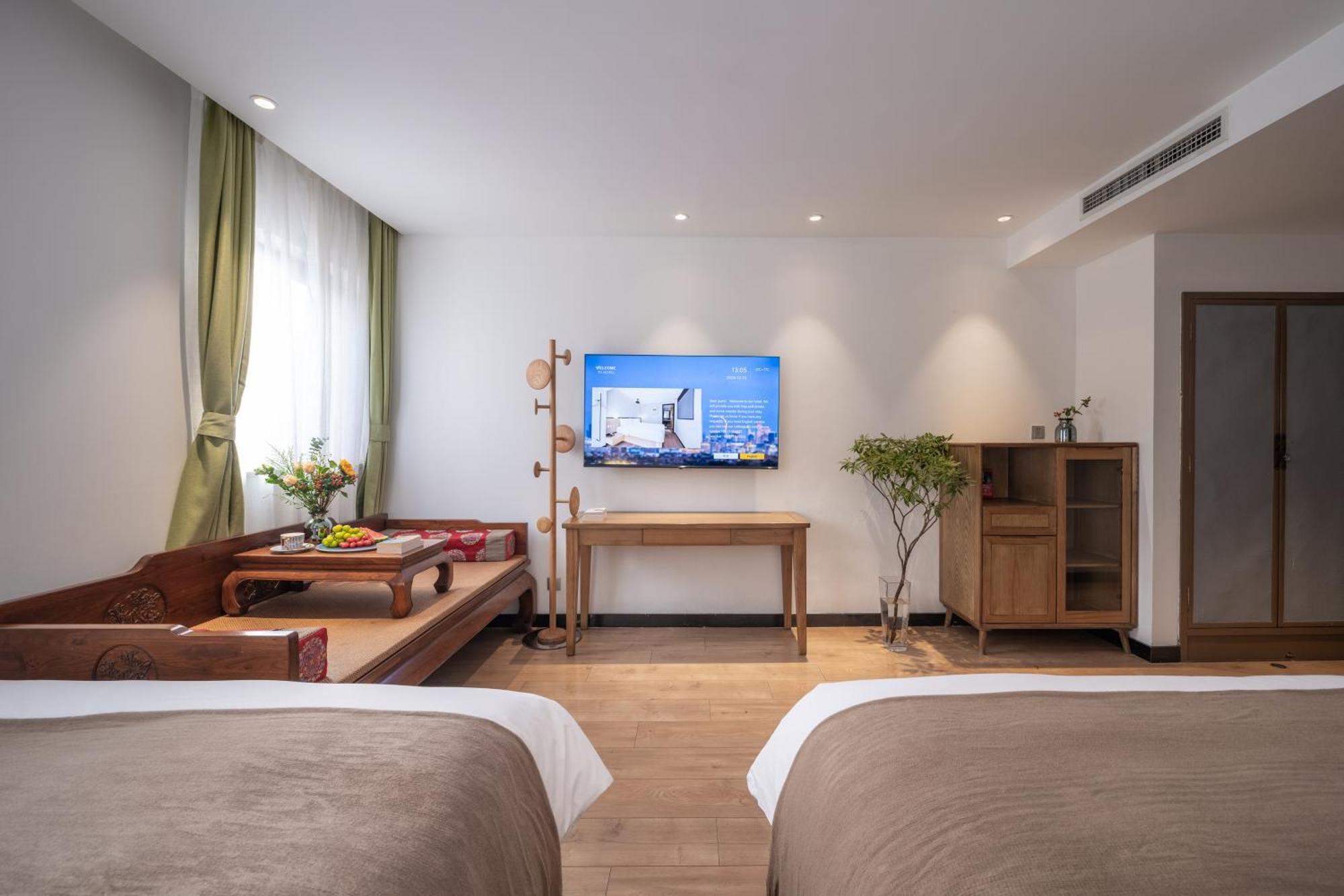 Beijing Tangfu Nanluoguxiang Wang Fu Jing Forbidden City Snack Street Hotel,1 Stop Walking To Airport Express,3 Stop To Tiananmen&Free Laundry Dry Service &Professional Free Tour Ticket Service With English Speaking Staff Екстер'єр фото