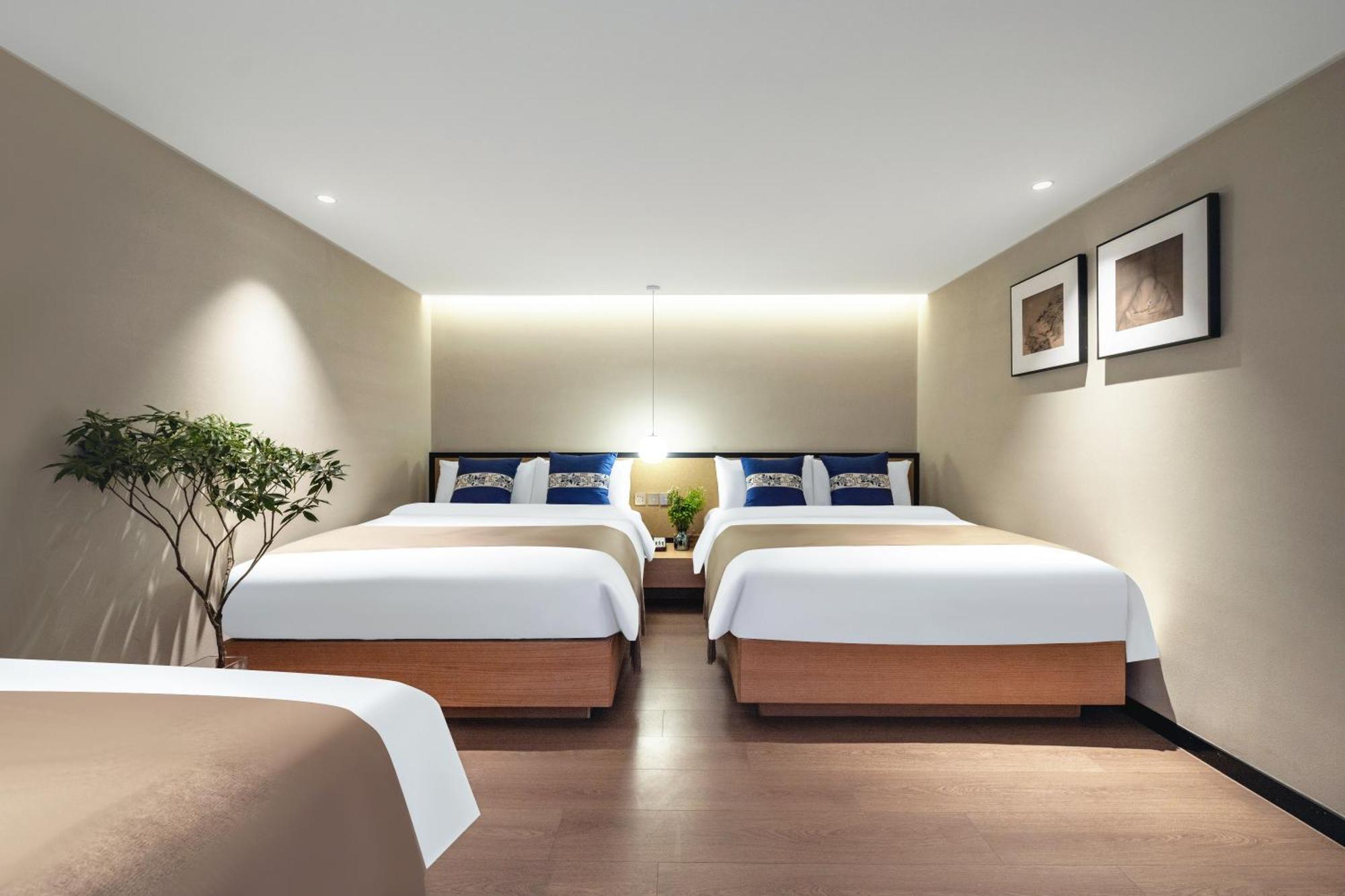 Beijing Tangfu Nanluoguxiang Wang Fu Jing Forbidden City Snack Street Hotel,1 Stop Walking To Airport Express,3 Stop To Tiananmen&Free Laundry Dry Service &Professional Free Tour Ticket Service With English Speaking Staff Екстер'єр фото