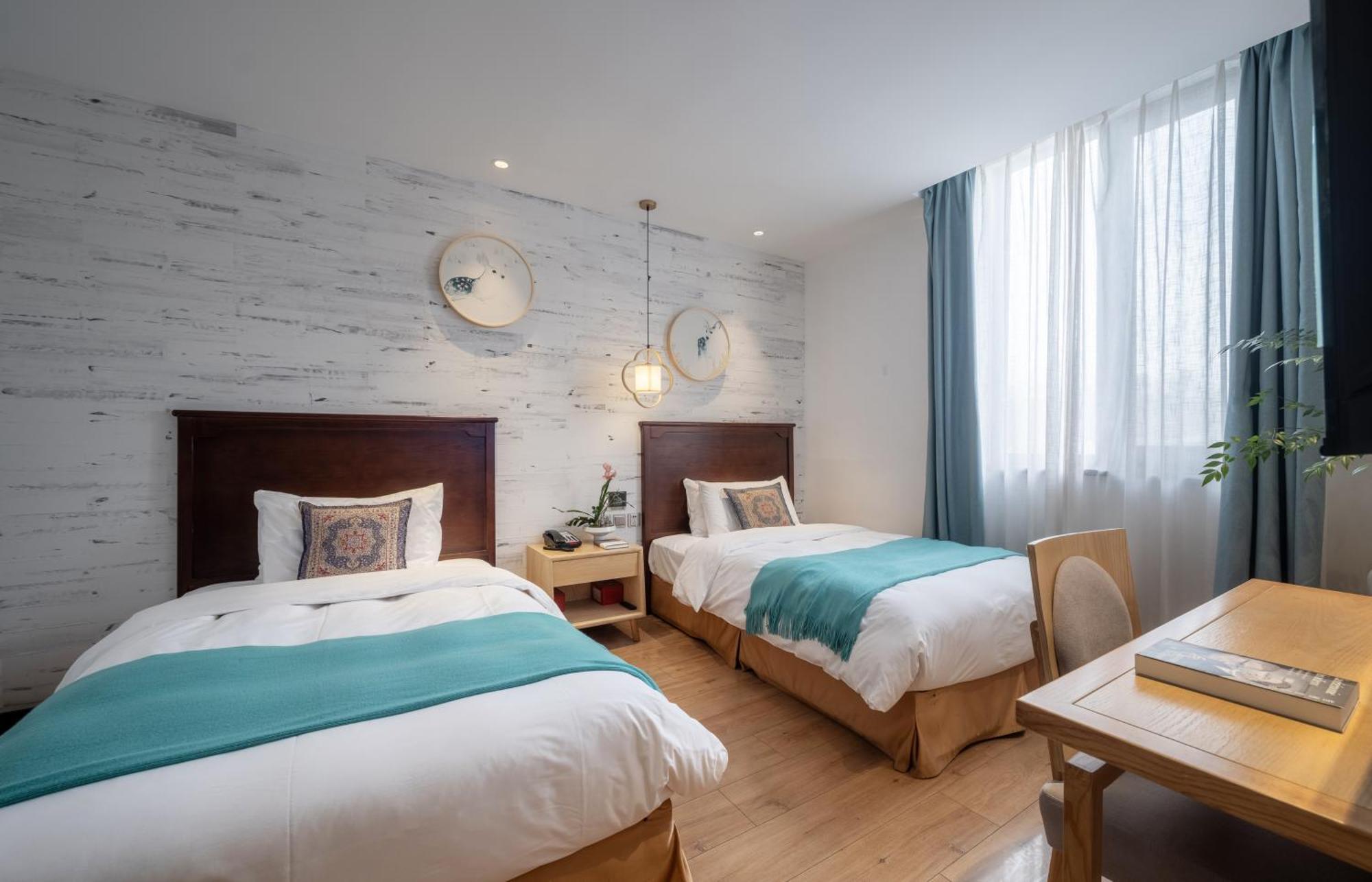 Beijing Tangfu Nanluoguxiang Wang Fu Jing Forbidden City Snack Street Hotel,1 Stop Walking To Airport Express,3 Stop To Tiananmen&Free Laundry Dry Service &Professional Free Tour Ticket Service With English Speaking Staff Екстер'єр фото